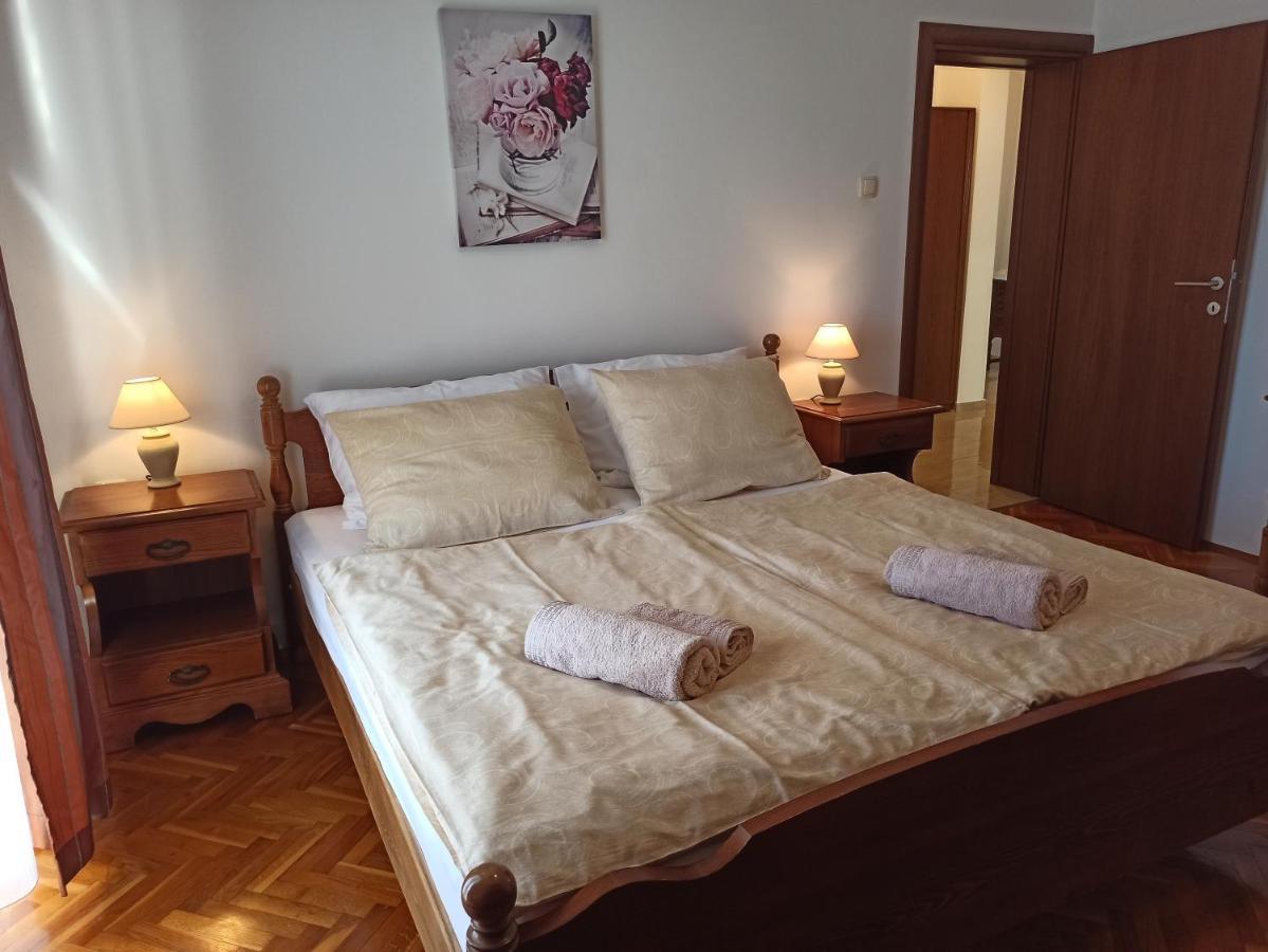 Apartment Rea Malinska