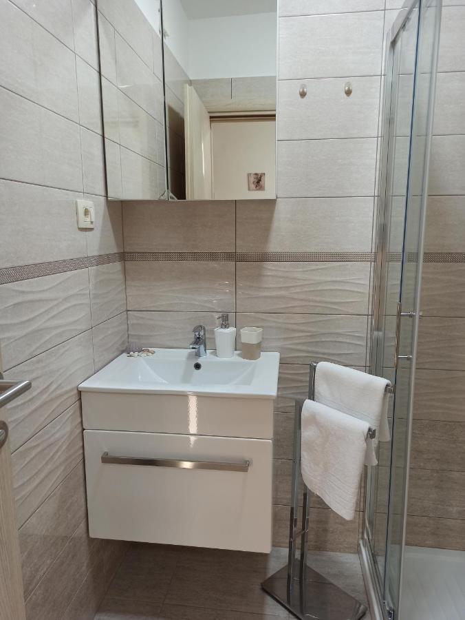 Rea Apartment
