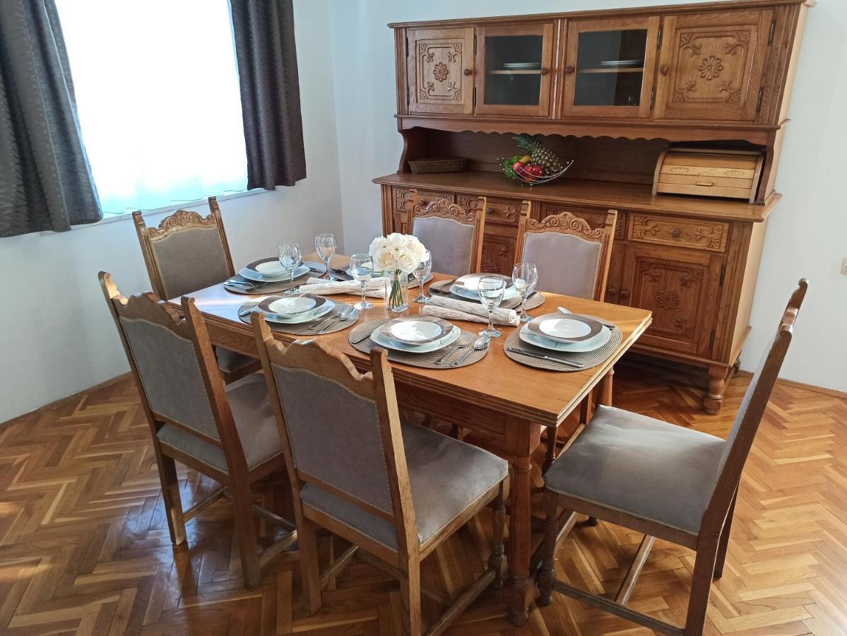 Rea Apartment *